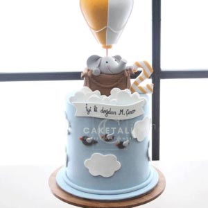 Ellie hot air balloon cake for kids in dubai