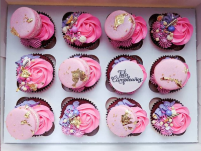 Gold Macaroon Sparkling Cupcake – 1