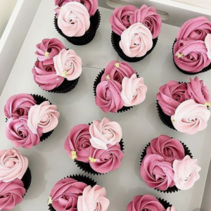 Cream Flower Cupcakes - 2