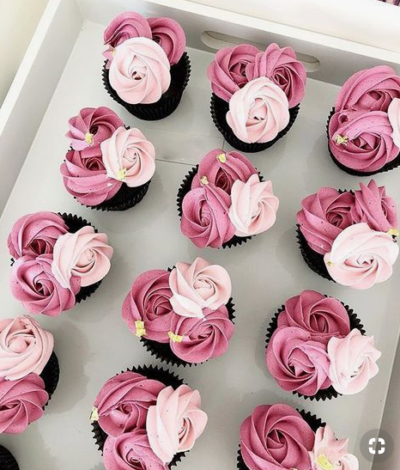 Cream Flower Cupcakes
