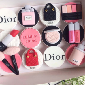 Chanel Cupcakes - 4