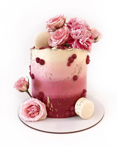 Red Ombre Cake best customized cake makers in Dubai