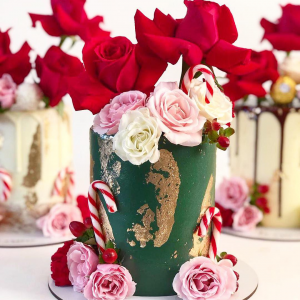 Green Gold Cake buy customized cake in Dubai