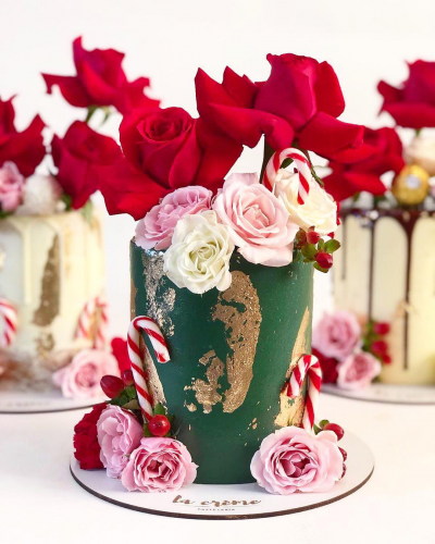 Green Gold Cake buy customized cake in Dubai