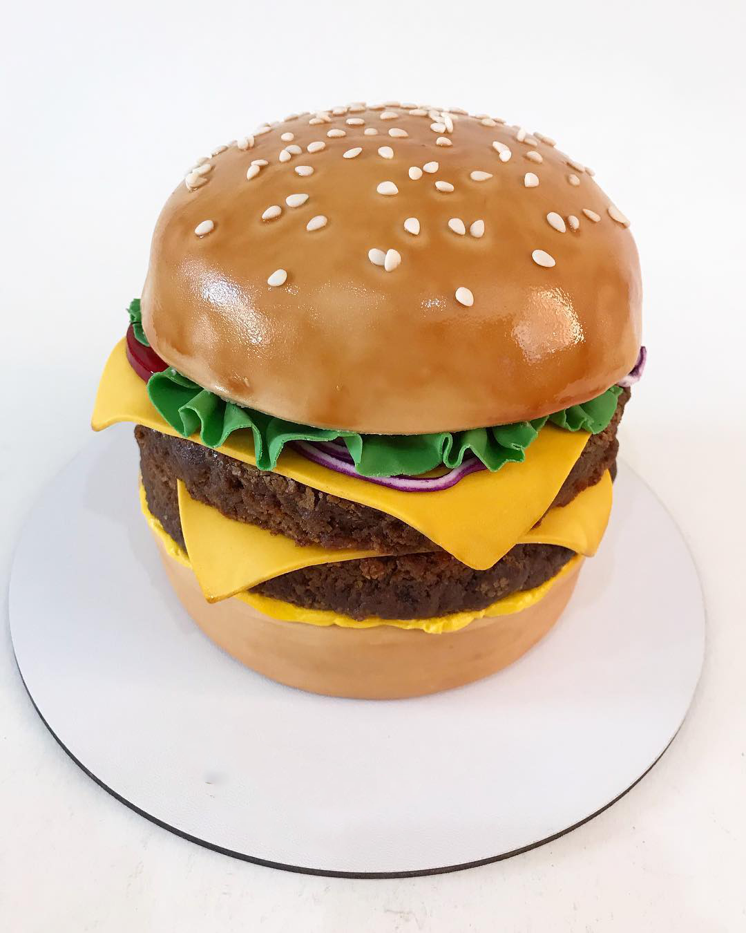 cheeseburger-cake-best-customized-cake-for-men-elegant-style-cake