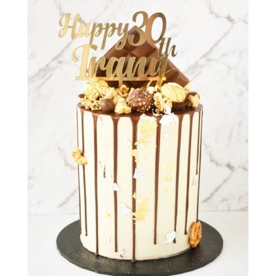 1-Crunchy-Cream-Cake-with-edible-gold-20k-leaves.jpg