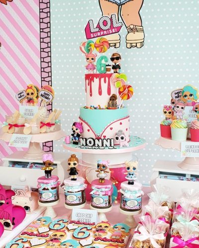 11-LOL-one-tier-cake.jpg