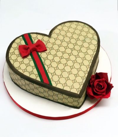 16-Gucci-Box-Cake.jpg