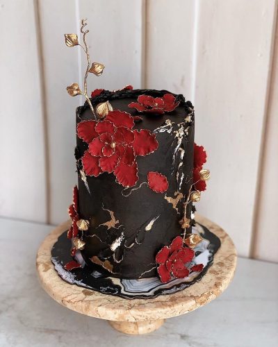 17-Black-Natural-Flower-Cake.jpg