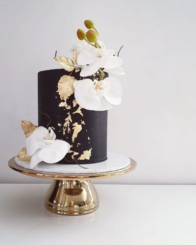 20-Gold-N-Black-Cake-1.jpg