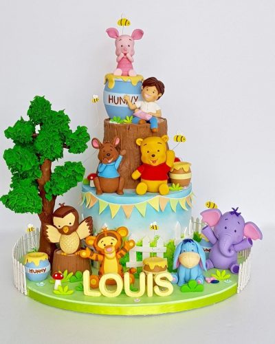 62-Winnie-the-pooh-and-his-friend-cake.jpg