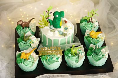 Dino Theme Cake with Cupcakes