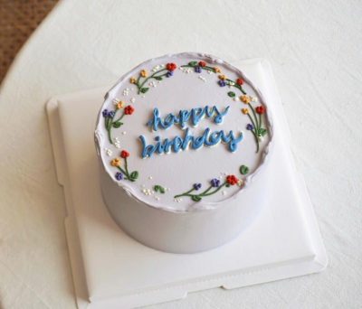Flower wreath hand drawing cake