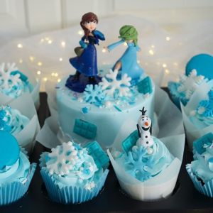 Frozen Theme Cake with Cupcakes
