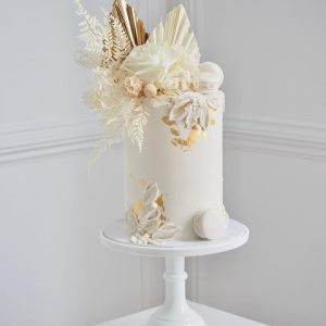 Elegant Blooms and Gold Cake