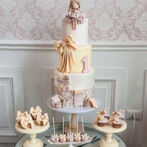 Peach Girl Cake Set